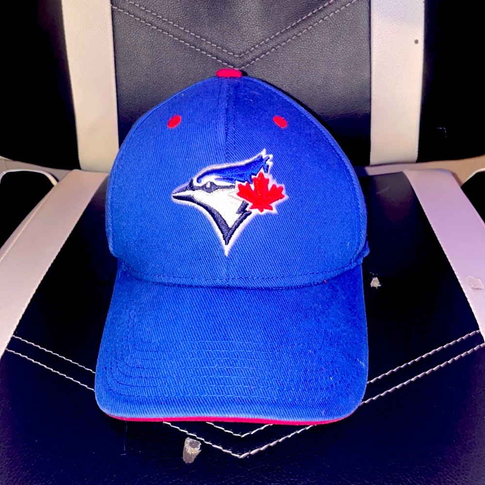 Genuine Merchandise Blue Jays Velcro Strap "one size fits all"